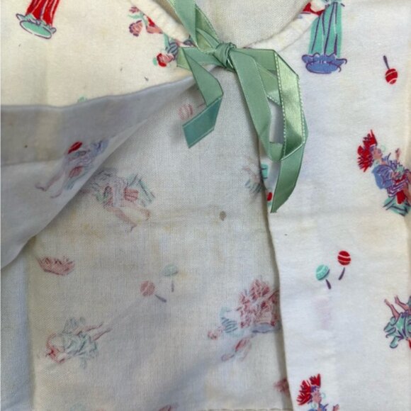 Vintage Handmade Baby’s top with Green Tie - Picture 5 of 6